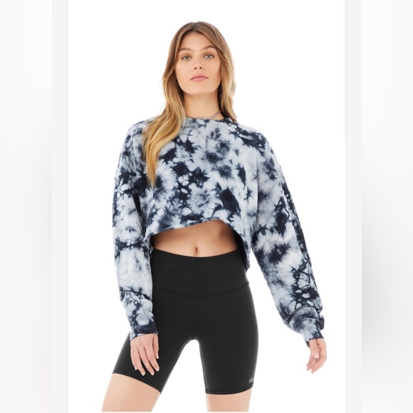ALO Yoga | Tie Dye Extreme Crop CrewNeck - Picture 2 of 8